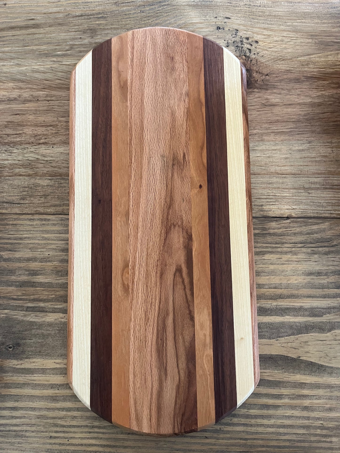 Rounded Edges Cutting Board